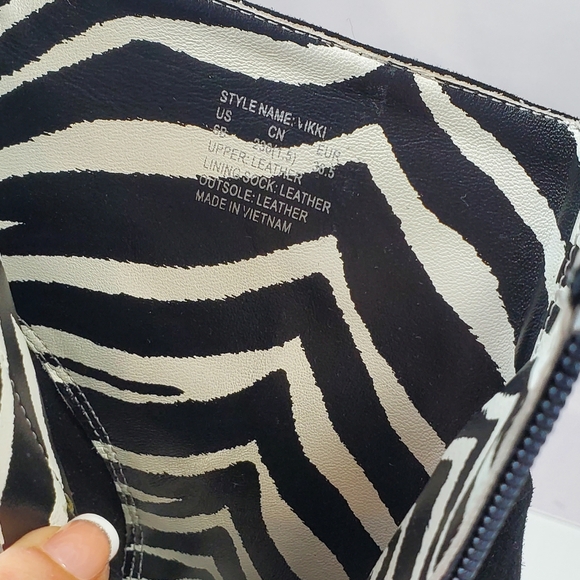 NWT$278 KATE SPADE Black Padded Vikki Pointed Toe Stiletto Leather Bootie Sz 6 - Picture 10 of 14